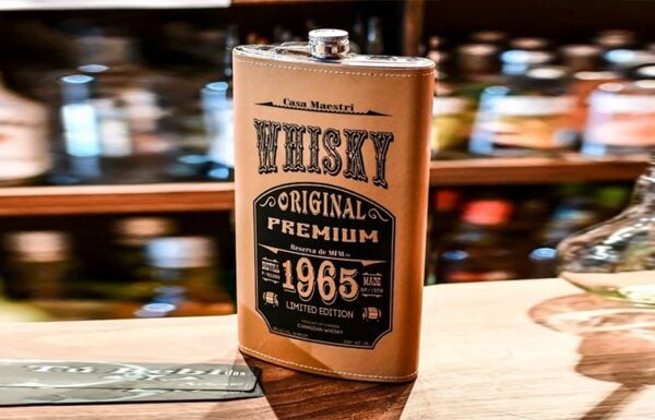 CASA MAESTRI RESERVA DE MFM 1965 FLASK LIMITED EDITION CANADIAN WHISKY