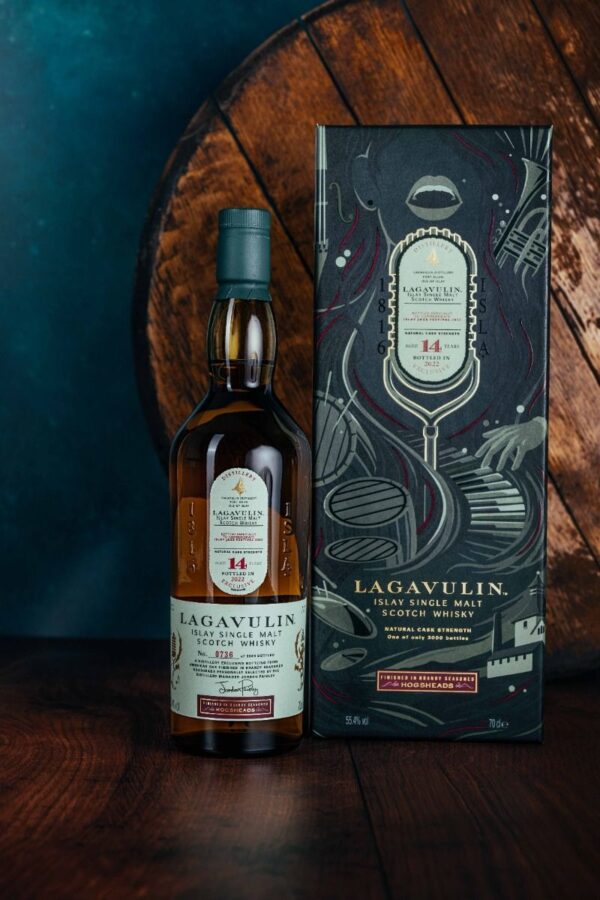 An exquisite whisky celebrating the Islay Jazz Festival 2022. Enjoy the classic peaty profile of Lagavulin 14 Year Old with a smooth, balanced finish.